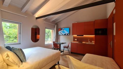 Studio Apartment with Queen Bed