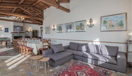 Seven-Bedroom Holiday Home