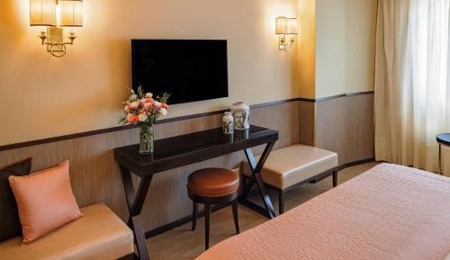 Deluxe Double or Twin Room