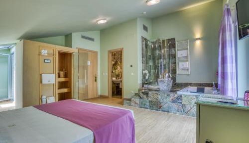 Suite with Spa Access