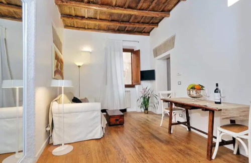Rione VIII Sant'Eustachio Apartment | Flatinrome Boutique Navona
