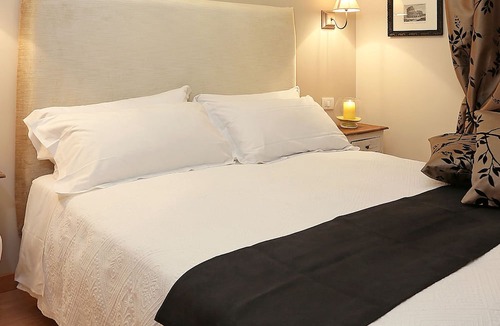 Rione III Colonna Apartment | Daplace - Ottavia Apartment