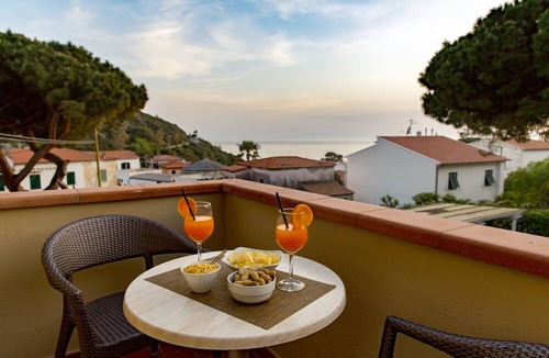 Pomonte Hotel | Hotel Corallo
