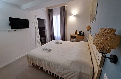 Province of Bologna House | Bologna Rooms & Art