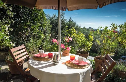 San Pietro in Bossolo Apartment | Apartment 'Polvereto Relax Con Piscina Privata' with Private Pool, Private Terrace and Wi-Fi