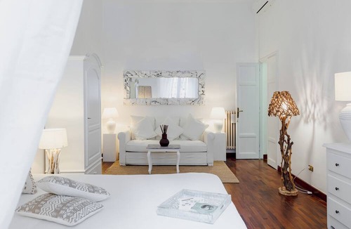 Rione VI Parione Apartment | Charme Pettinari 11 people