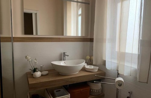 Castelbuono Villa | Villa ampia e accogliente con uliveto in borgo mediievale