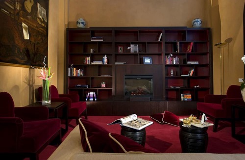 Rione III Colonna Hotel | Dei Borgognoni Hotel