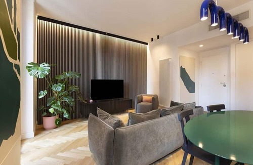 Rione VII Regola Apartment | Our apartment is in a building of the past century, it's on the 2nd floor and served by an elevator.You will have at your disposal 2 bedrooms, 2 bathrooms, and a living room, with a cooking area, that will be able to accommodate up to 5 people.The livi