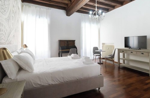 Rione III Colonna Apartment | Italianway Collection - Barberini 4 Magister