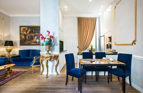 Rione III Colonna Apartment | Elegant 2BR/2BA next to Spanish Steps | 110sqm | Elevator | Washer/Dryer