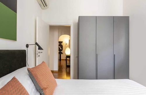 Rione IV Campo Marzio Apartment | We are in the most elegant and prestigious district of Rome, because Via Bocca di Leone is a side street of the world-famous Via Condotti, where you can find the most important haute couture fashion boutiques and jewelry stores, and n