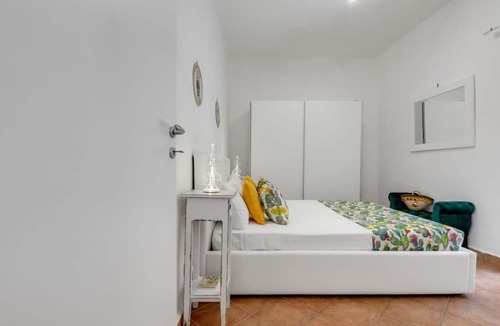 Castellammare Apartment | GuestHost - Cozy 60 sqm apartment, for 3 people, with 3 balconies and located on the 2nd floor of a renovated building without lift. The property is located in the heart of the historic center (Traffic Restricted Area), inside Vucciria area, one of the c
