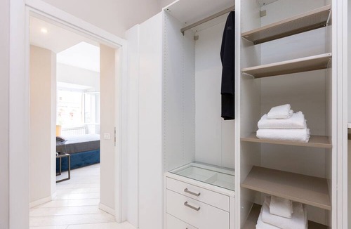Monti Apartment | Amazing 2-bedrooms apartment in front of the Colosseo