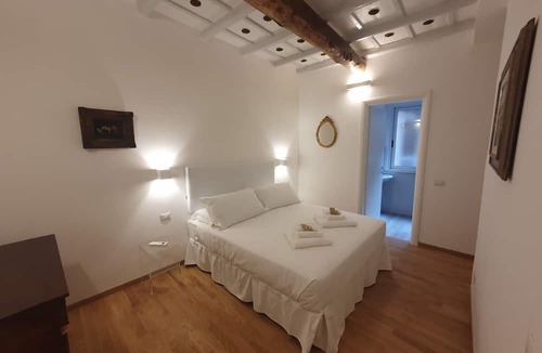 Rione IV Campo Marzio Apartment | New Apartment with 2 bathrooms