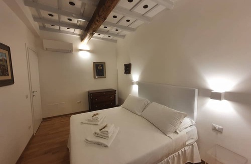 Rione IV Campo Marzio Apartment | New Apartment with 2 bathrooms
