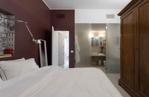 Esquilino Apartment | GuestHost - Large and bright 200sqm apartment, able to accommodate up to 7 people, located on the 3rd floor with elevator (not suitable for disabled people) of a building dating back to the 19th century. The property overlooks Piazza Fanti's garden and i