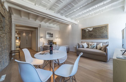 Navona Apartment | Campo De' Fiori Apartment - Charme Holidays