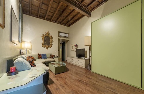 Rione VIII Sant'Eustachio Apartment | GuestHost - Cozy apartment located on the fourth floor of a building with a lift not suitable for the disabled. At the entrance there are two steps, as well as inside the apartment.It comfortably accommodates 3 people in 65 square meters.We are located i
