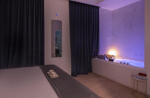 Rione VII Regola Apartment | ROMAC Trinity by Campo de' Fiori with Sauna and Jacuzzi