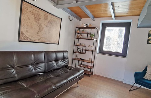 Tor di Quinto Apartment | Ponte Milvio Luxury House offers 5 STAR spaces, furnishings, services and comfort.