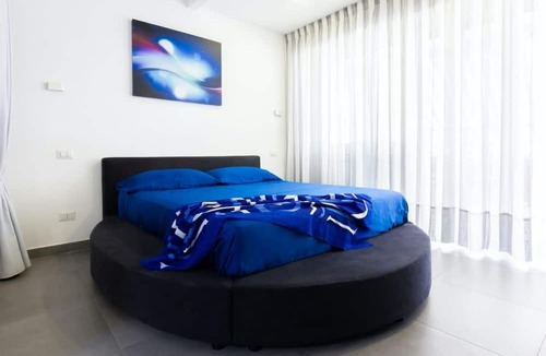 Sorrento City Centre Apartment | Brand new with terrace, solarium, gym&tennis court