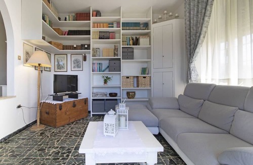 Marina di Pietrasanta Apartment | Cosy apartment for 4 guests with WIFI, TV and terrace