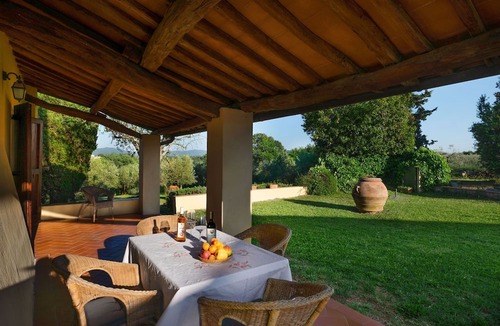 San Casciano in Val di Pesa Apartment | Apartment with A/C, pool, WIFI, TV, terrace, pets allowed, panoramic view, close to Greve In Chianti