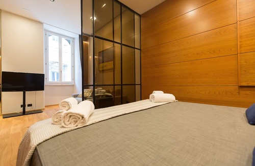 Rome City Centre Apartment | Piazza Venezia Suite Design