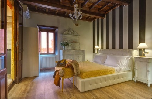 Rione III Colonna Apartment | Holiday House of luxury in the heart of the historical center of Rome