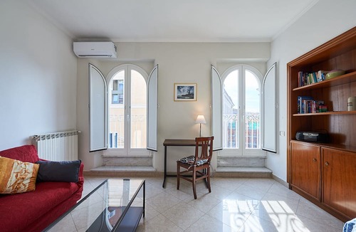 Rione IV Campo Marzio Apartment | Close to Spanish Steps 2 bedrooms, balcony, wifi, A/C, dining room, kitchen, lift