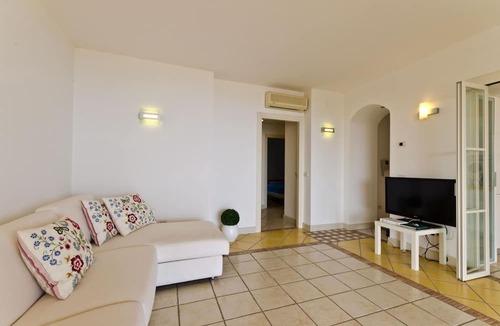 Taormina Apartment | Beautiful View, Pool ,two steps from city center !