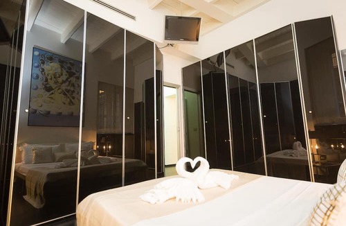 Rione III Colonna Apartment | Exclusive apartment in Via dei Due Macelli, few steps away from the Spanish steps and the Trevi foun