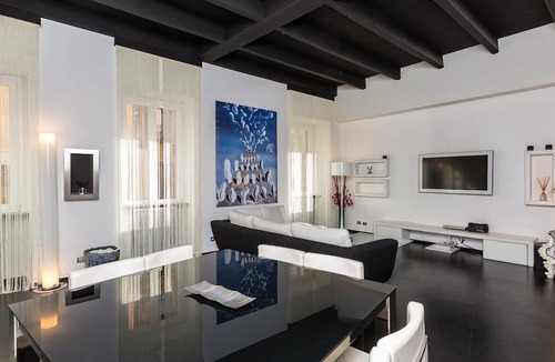 Rione III Colonna Apartment | Exclusive apartment in Via dei Due Macelli, few steps away from the Spanish steps and the Trevi foun