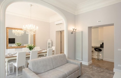 Vatican Apartment | The Vatican Roof Garden 3BD 4BT
