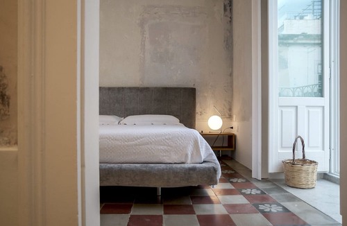 Ortigia Apartment | Stylish apartment overlooking the historic market of Ortigia