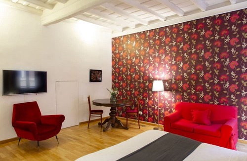 Trastevere Apartment | TrastevereHome - Paglia House of 17Century in Trastevere