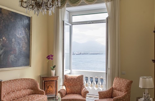 Santa Lucia Apartment | Luxurious apartment in the center of Naples with breathtaking views of Vesuvius
