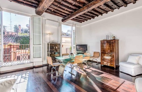 Rione III Colonna Apartment | Luxury Spanish Steps Terrace