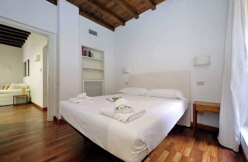 Navona Apartment | Campo de fiori 2 bedrooms apt