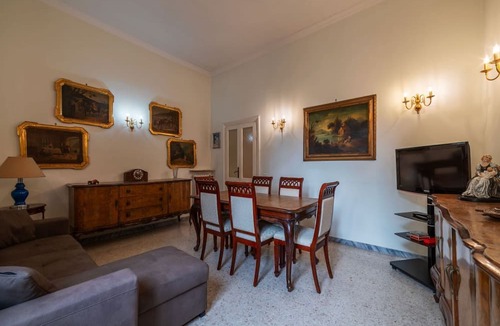Flaminio Apartment | GuestHost - Cozy apartment of about 100 sqm, able to accommodate up to 4 people, located on the fourth floor of a building with a lift (NOT suitable for disabled people).The property is located in the Flaminio district, close to the Lungotevere, in a wel