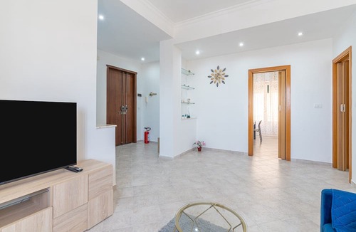 Santa Lucia Apartment | Apartment 'Trinacria Home 88' with Sea View, Wi-Fi and Air Conditioning