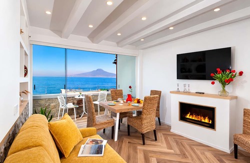Sorrento Historic Centre Apartment | AMORE RENTALS - Apartment Seapearl Sorrento with Sea View, Near the Beach