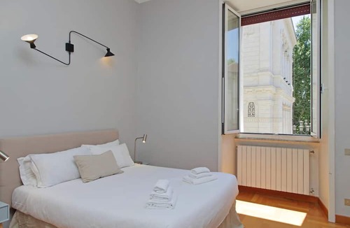 Rione XI Sant'Angelo Apartment | Exclusive Historic Ghetto Flatinrome
