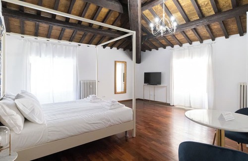 Rione III Colonna Apartment | Rome City Center, close to Trevi Fountain! Enjoy the Eternal City!