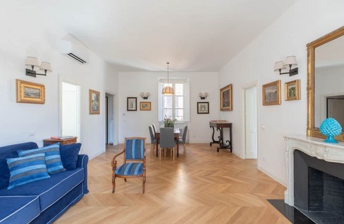 Rione VII Regola Apartment | iFlat | Campo de' Fiori Brand New & Bright apt
