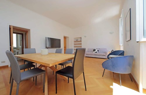 Rione XI Sant'Angelo Apartment | Luxury home in the Ghetto's heart