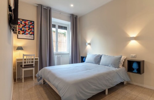 San Lorenzo Apartment | SAN Lò HOLIDAY HOUSE SLEEPS 4 VIA DI PORTA LABICANA 48 ROME ZON SAN LORENZO