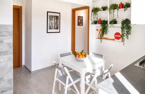 Ostiense Apartment | St. Paul Comfort Flat - Metro & University