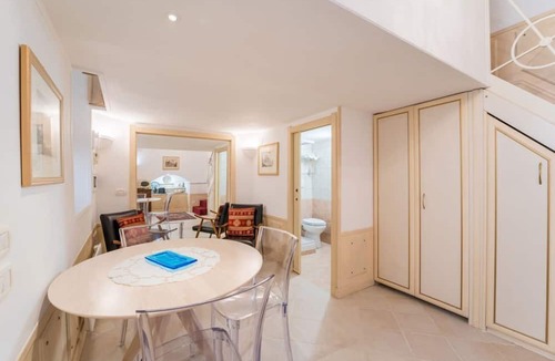 Rione IV Campo Marzio Apartment | Studio D'Artista, Stylish Loft in the Heart of Rome